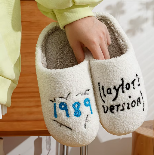 Taylor's 1989 | Mysiga Plyschtofflor