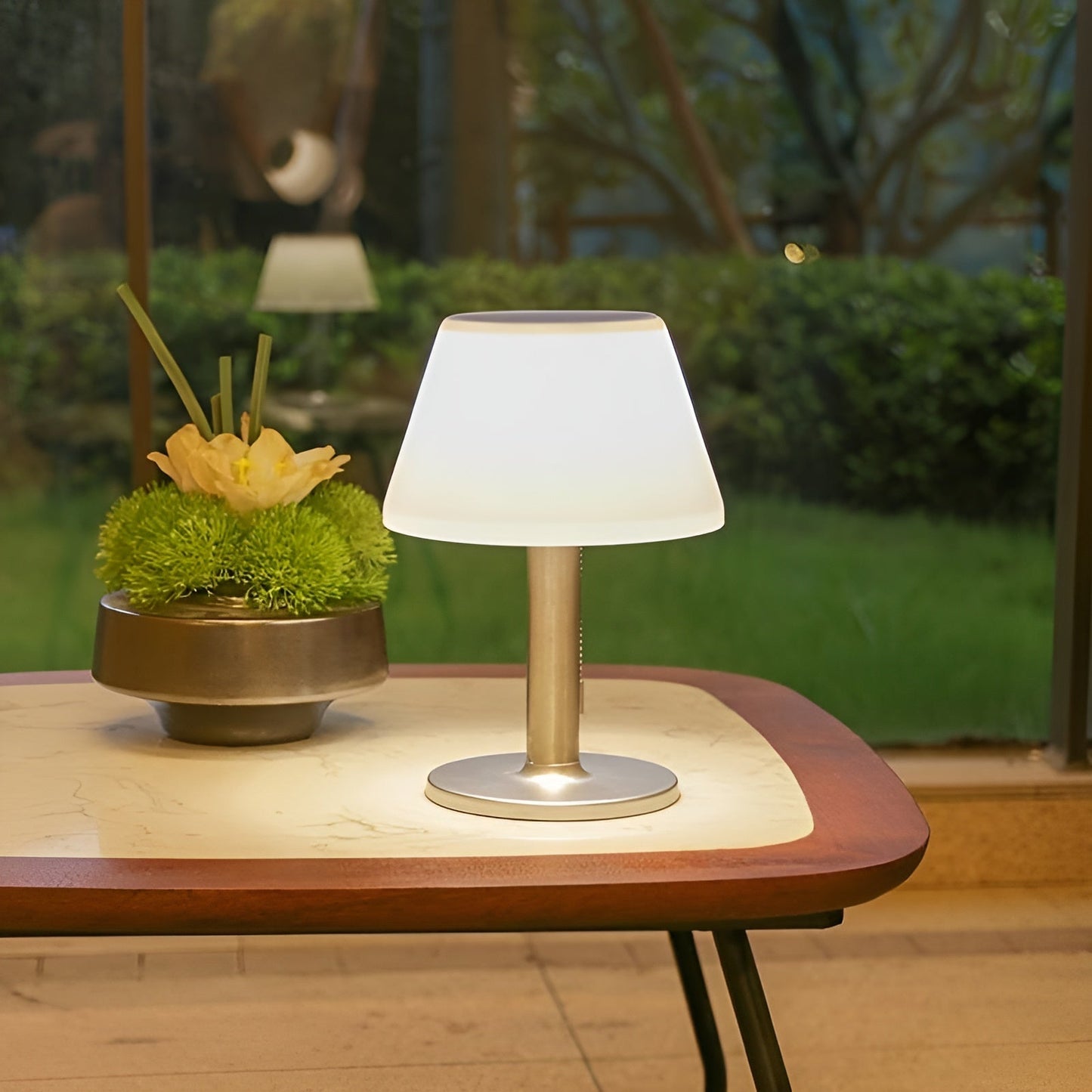 LUNA | Stilfull Solar Bordslampa med Modern Design