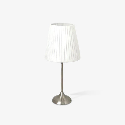 StilrenSkugga Bordslampa | Modern Belysning med Elegant Lampkåpa