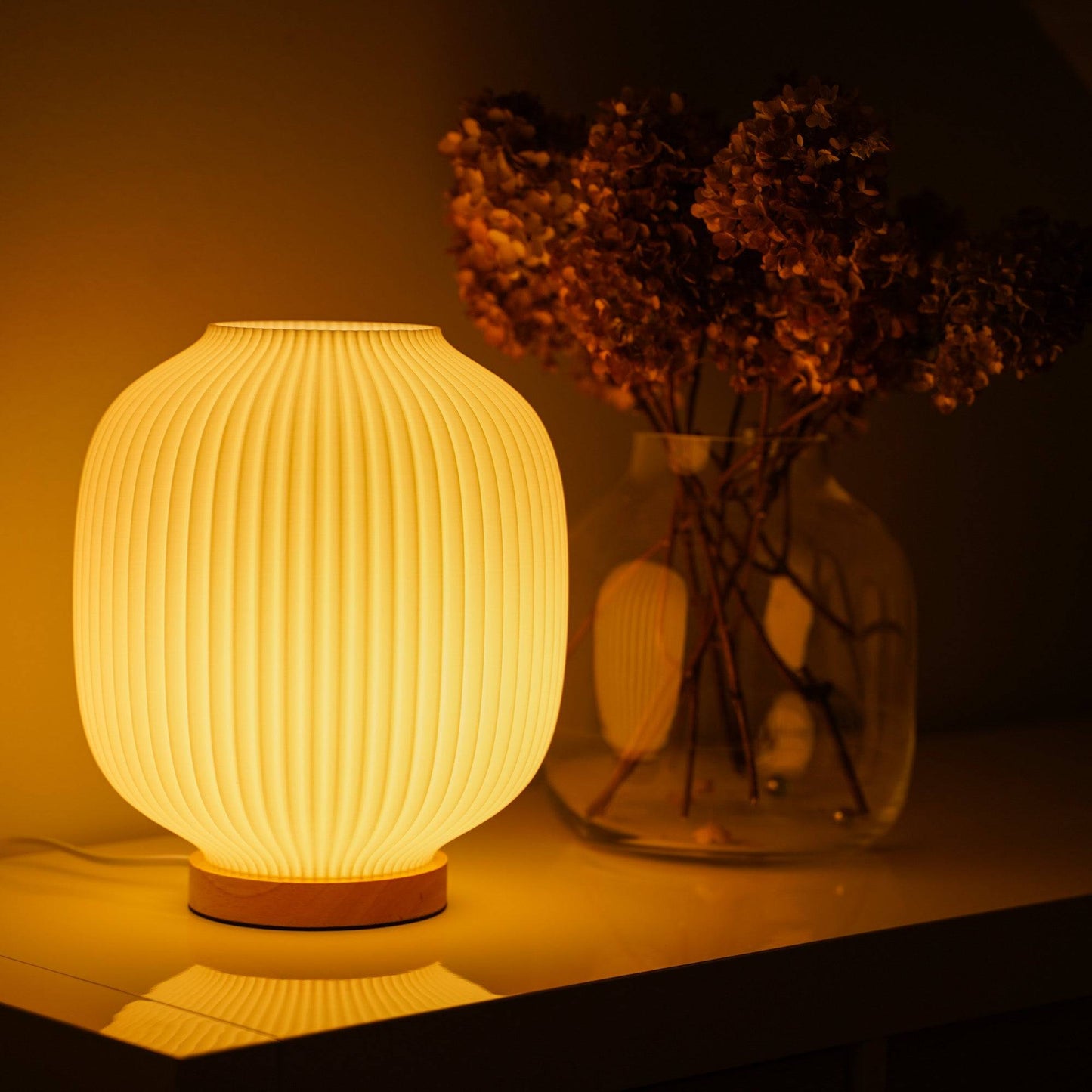 PuroGlow | Minimalistisk LED Bordslampa för En Stilren Belysning