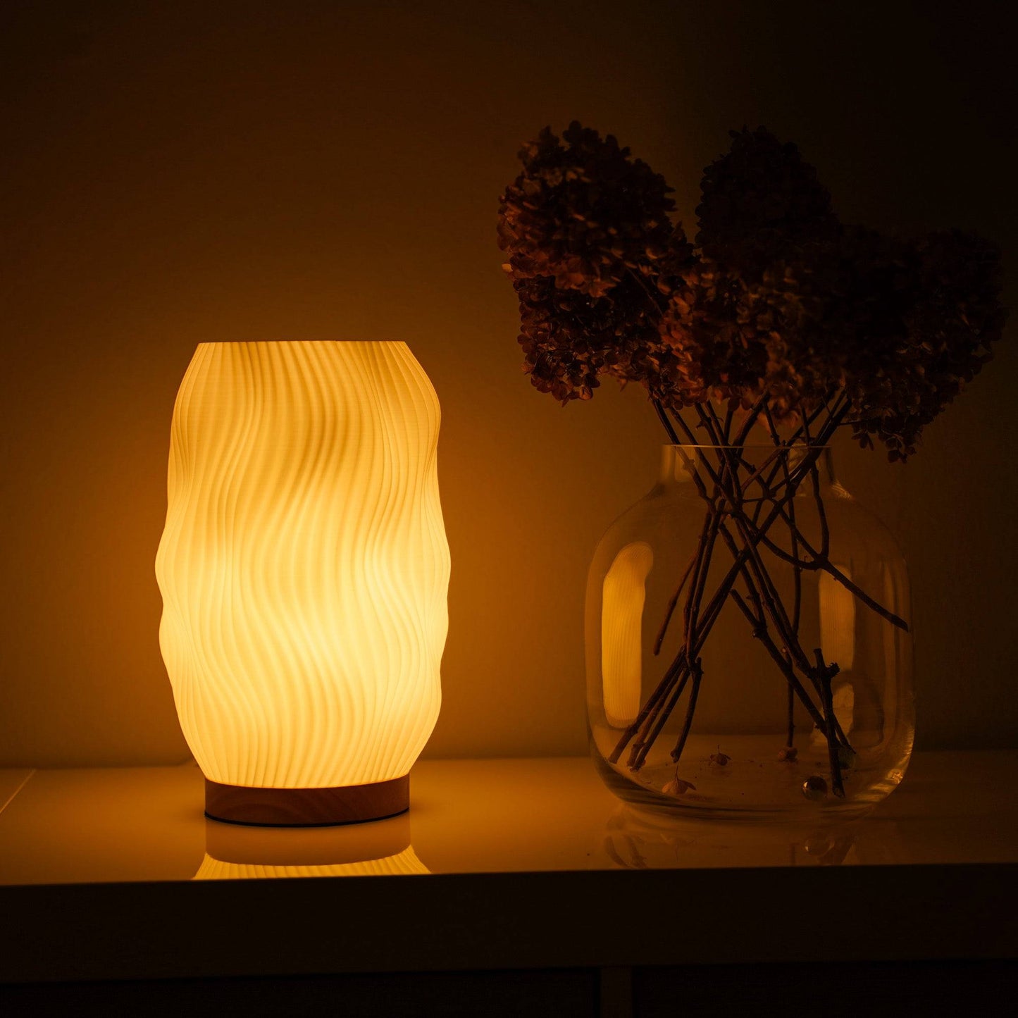 FlowLight | Elegant Bordslampa med Mjuk Belysningsflöde