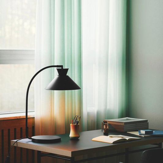 EleganceCurve Bordslampa | Lyxig Svart Bureaulampa - Elegant och Modern