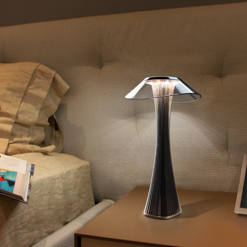 LUXIA | Lyxig LED Tafellamp med Elegant Kristalldesign