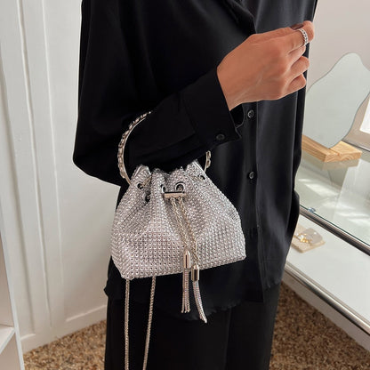 STYLA | Strass Handväska - Högkvalitativ Design med Strass och Polyester - Perfekt för Accessoarer