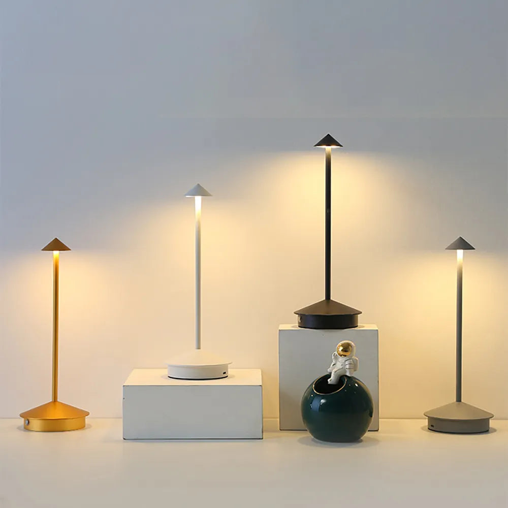 LUMINAR | Eleganta Bordslampan med Modern Design - Kompakt och Laddningsbar