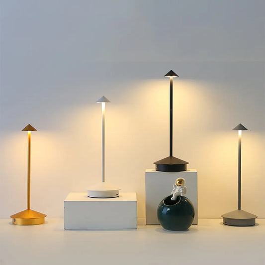 LUMINAR | Eleganta Bordslampan med Modern Design - Kompakt och Laddningsbar