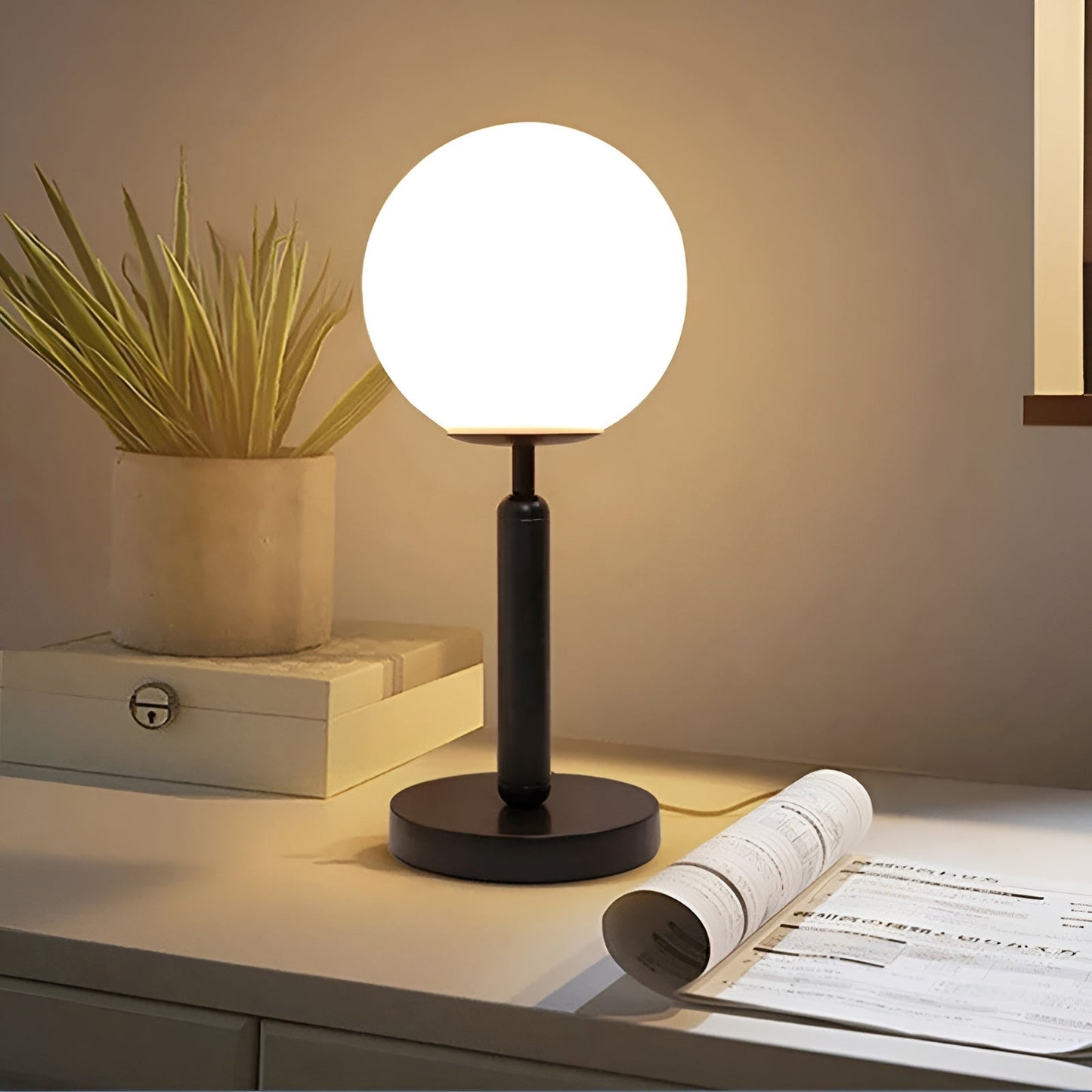 Eloswe | Modern LED Bordslampa med Glasdesign för Elegant Inredning