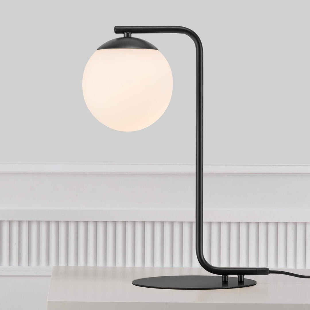 LumiZen Bordslampa | Modern Design – Stilig och Funktionell för Hem och Arbetsplats