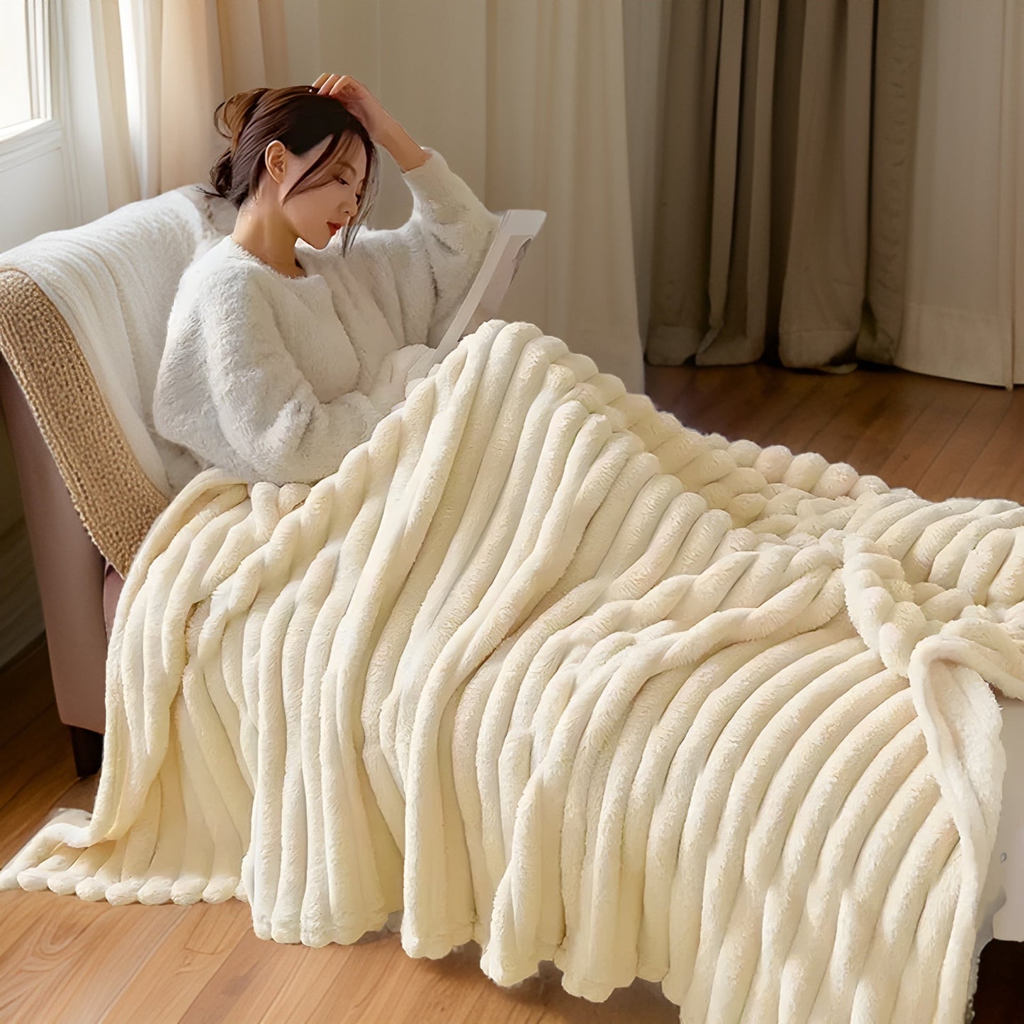 Snuggio | Cosy Fleece Blanket for Ultimate Comfort & Relaxation