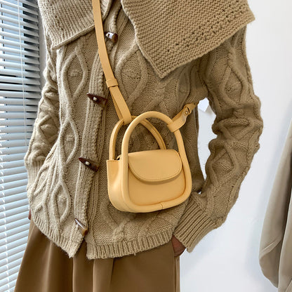 CARA | Mini Crossbody Läderväska - Praktisk och Elegant för Dagligt Bruk